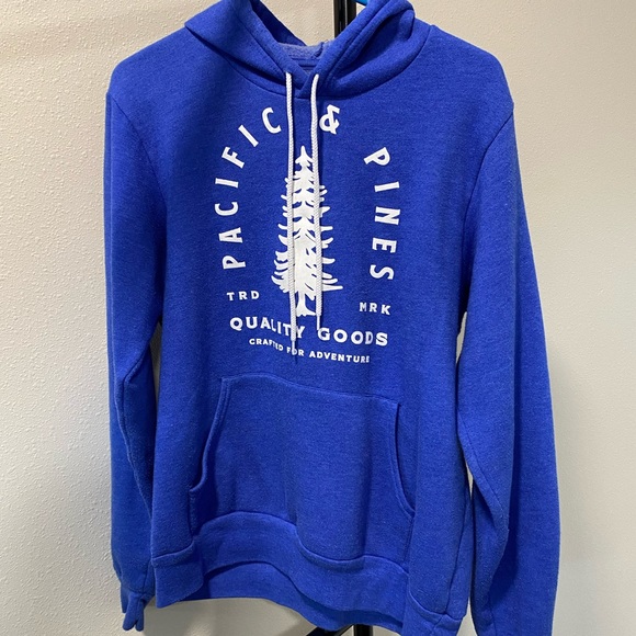 Pacific & Pines Hoodie - Size Medium - Picture 2 of 5
